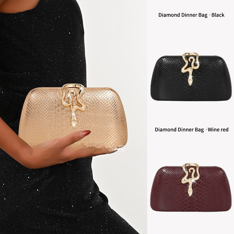 Elegante borsa da sera da donna con stampa pitonata, dal sofisticato tocco europeo-americano.