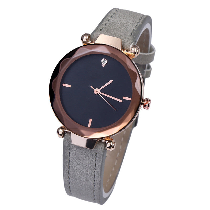 Elegante orologio da donna con cinturino in pelle satinata e diamanti taglio a goccia