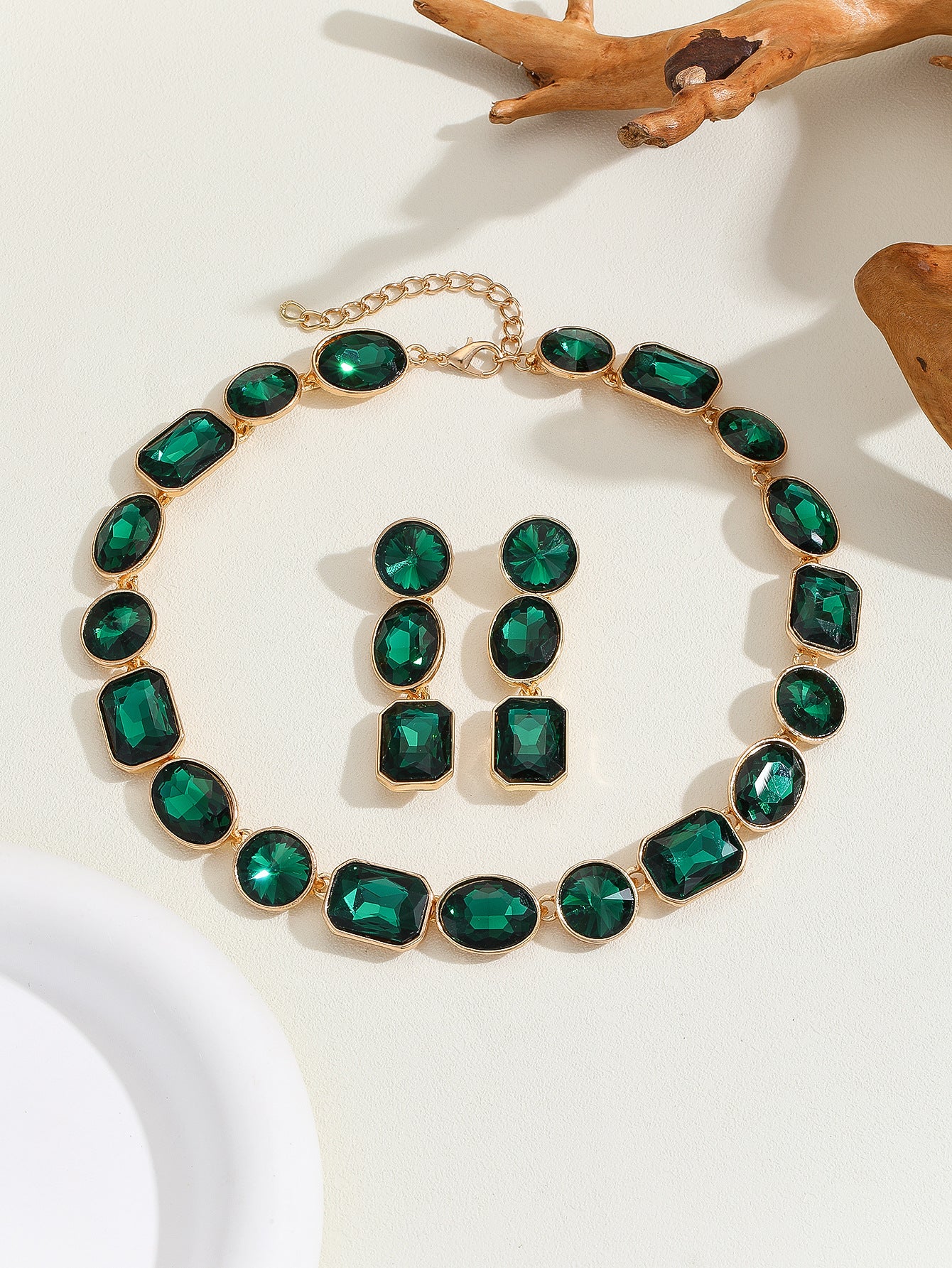 Set Collana e orecchini da donna in stile antico con splendide gemme colorate e cristalli lucenti