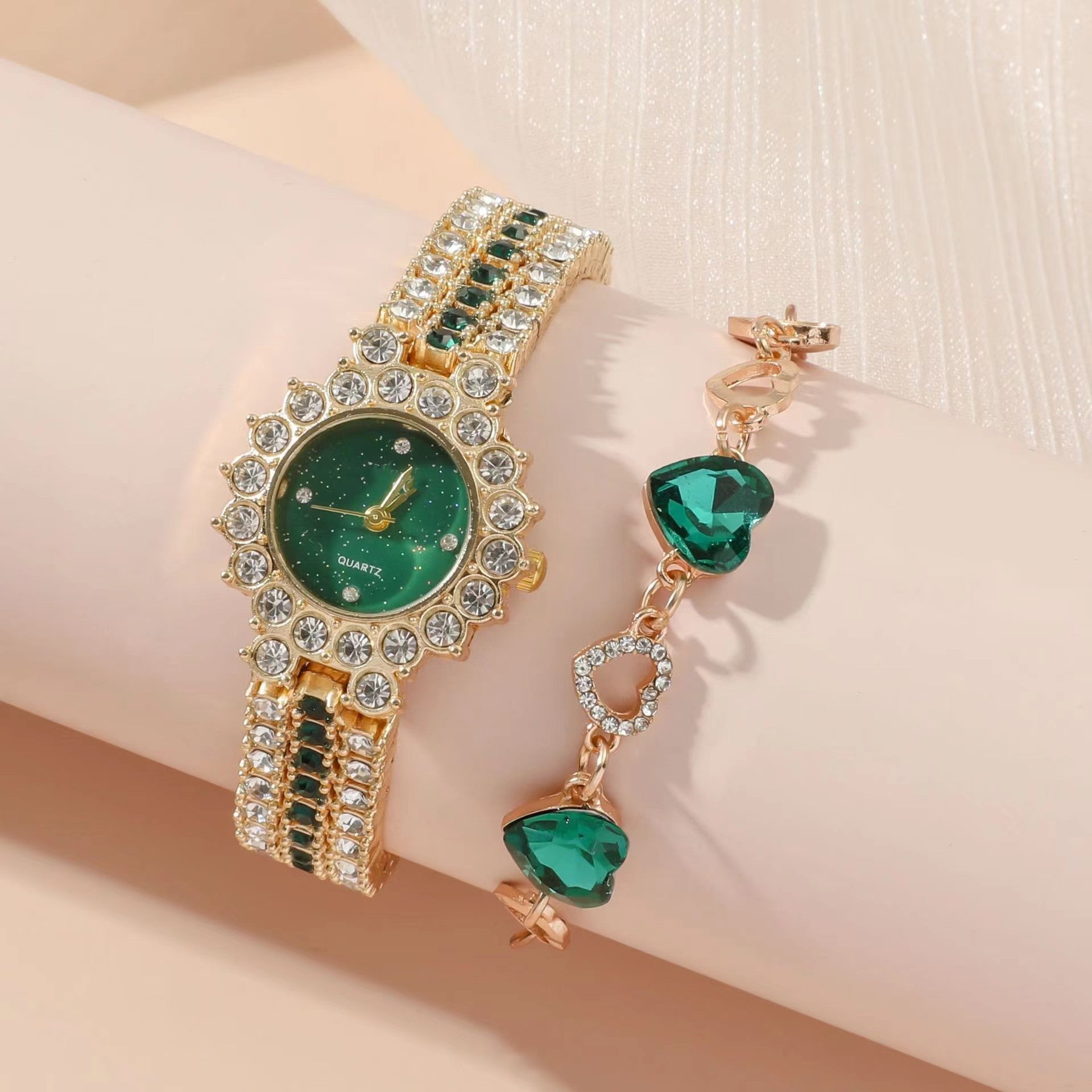 Set regalo da cinque pezzi con orologio, collana, bracciale orecchini e anello verde da donna, confezione regalo.