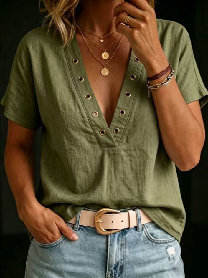 Camicia da donna ampia, casual, con scollo a V, maniche corte e tinta unita.