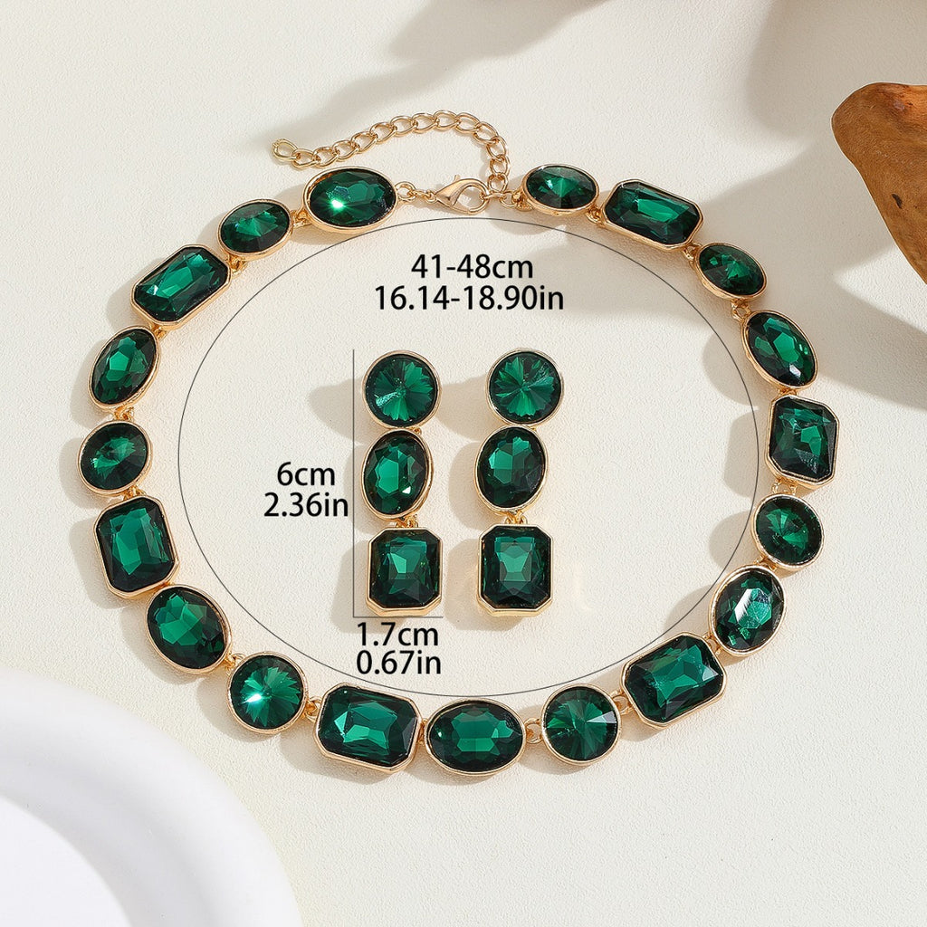 Set Collana e orecchini da donna in stile antico con splendide gemme colorate e cristalli lucenti