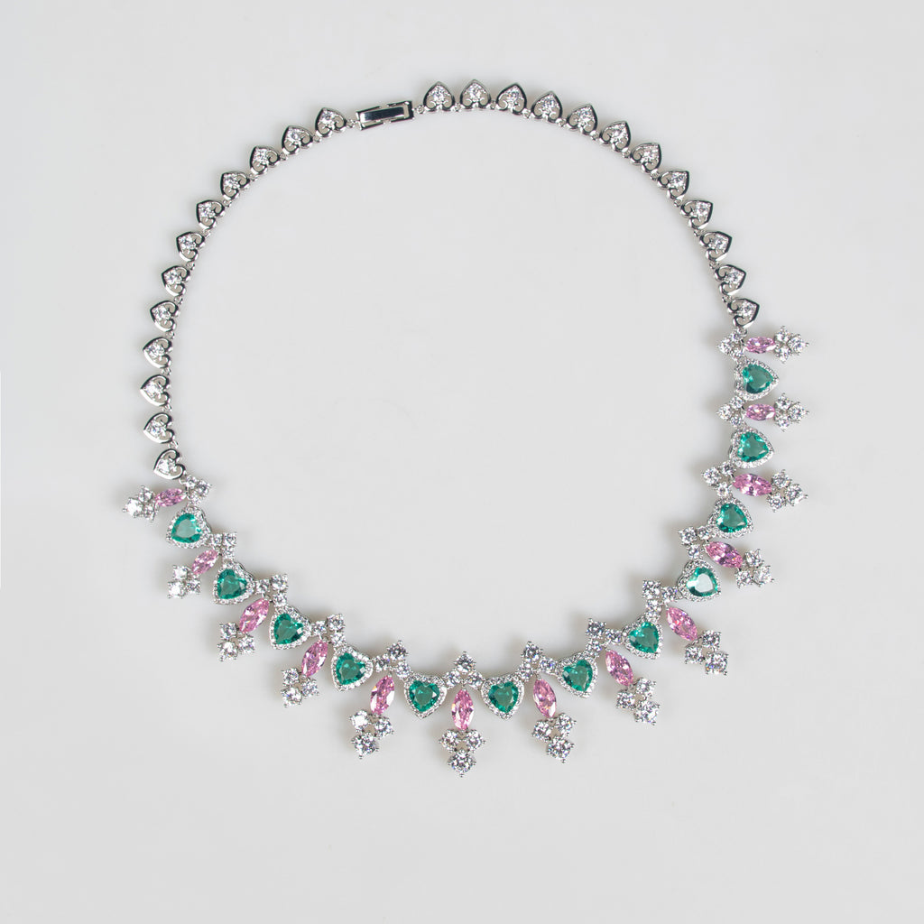 Collana e orecchini alla moda, personalizzati e creativi per donna