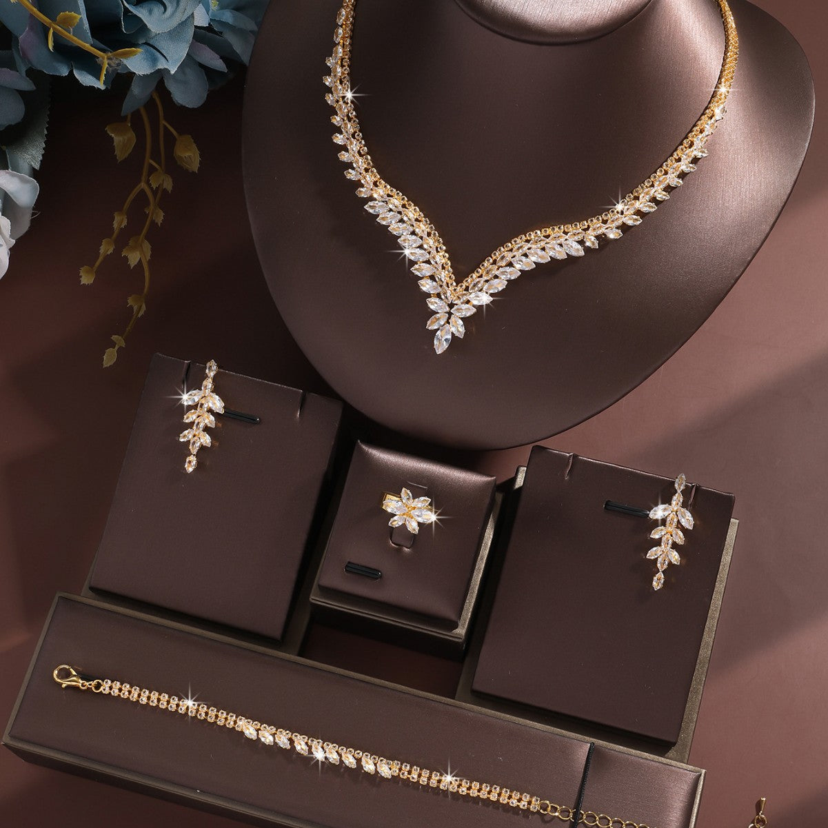 Collana da donna creativa di alta gamma con cristalli e zirconi