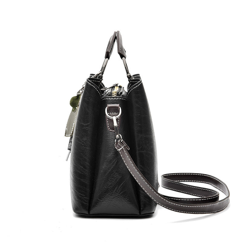 Simple retro-style women's handbag
