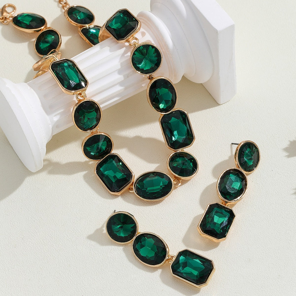 Set Collana e orecchini da donna in stile antico con splendide gemme colorate e cristalli lucenti