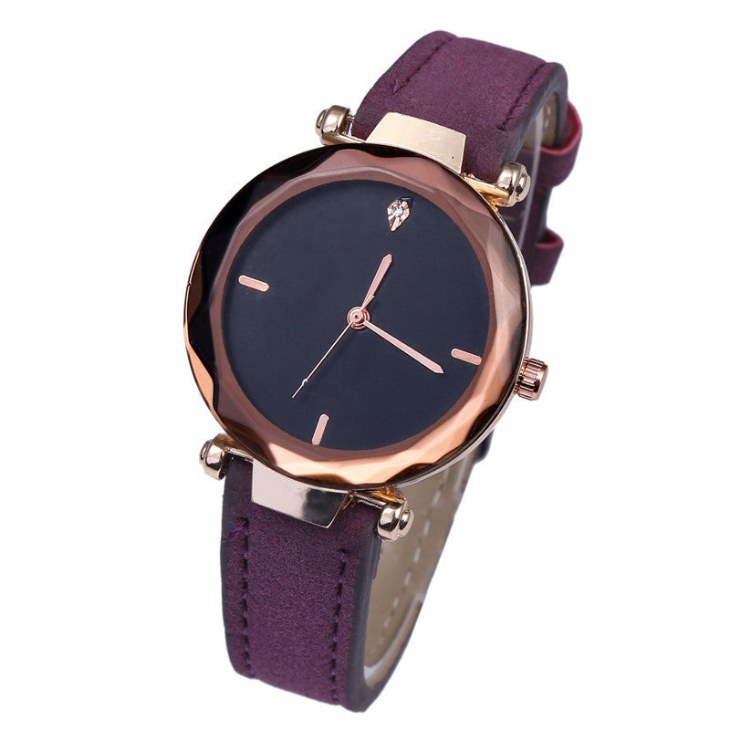 Elegante orologio da donna con cinturino in pelle satinata e diamanti taglio a goccia